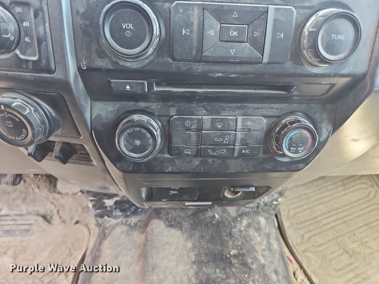 image for item OK9979 2016 Ford  F150 XLT SuperCrew pickup truck