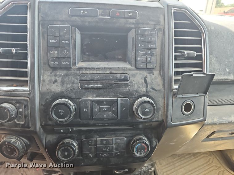 image for item OK9979 2016 Ford  F150 XLT SuperCrew pickup truck