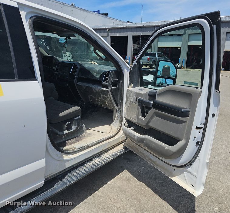 image for item OK9979 2016 Ford  F150 XLT SuperCrew pickup truck