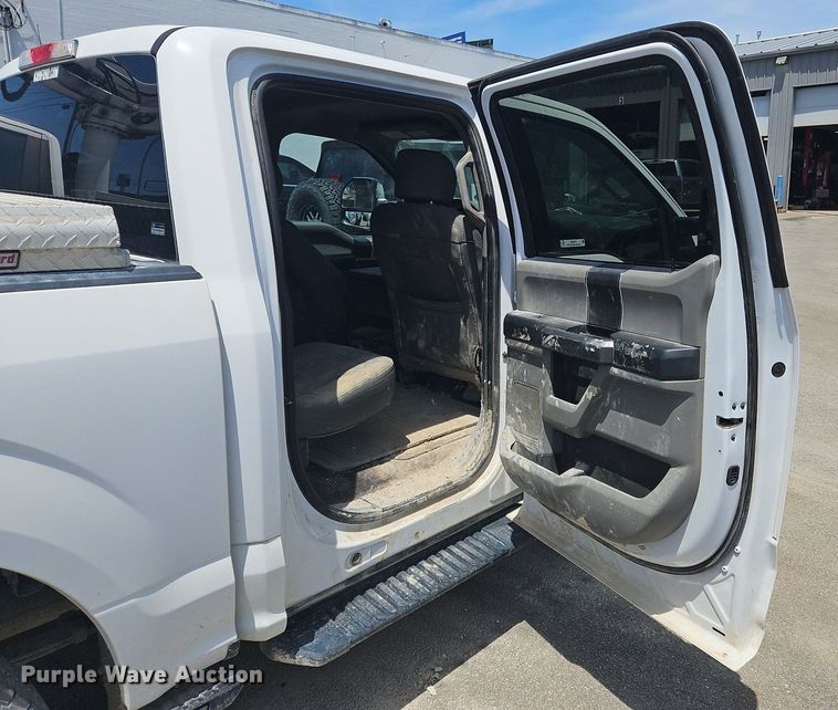 image for item OK9979 2016 Ford  F150 XLT SuperCrew pickup truck