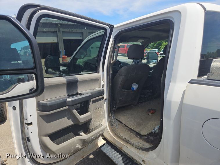 image for item OK9979 2016 Ford  F150 XLT SuperCrew pickup truck