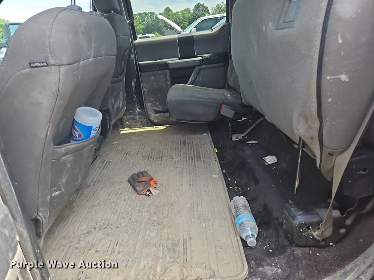 image for item OK9979 2016 Ford  F150 XLT SuperCrew pickup truck