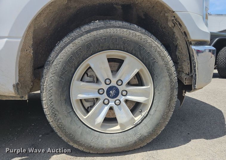 image for item OK9979 2016 Ford  F150 XLT SuperCrew pickup truck