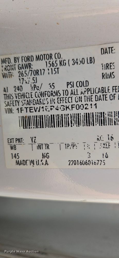 image for item OK9979 2016 Ford  F150 XLT SuperCrew pickup truck