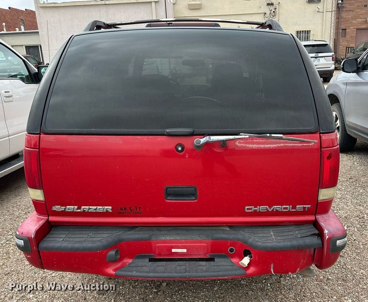 image for item OM9616 1998 Chevrolet Blazer SUV