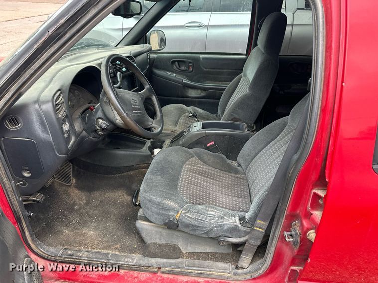 image for item OM9616 1998 Chevrolet Blazer SUV