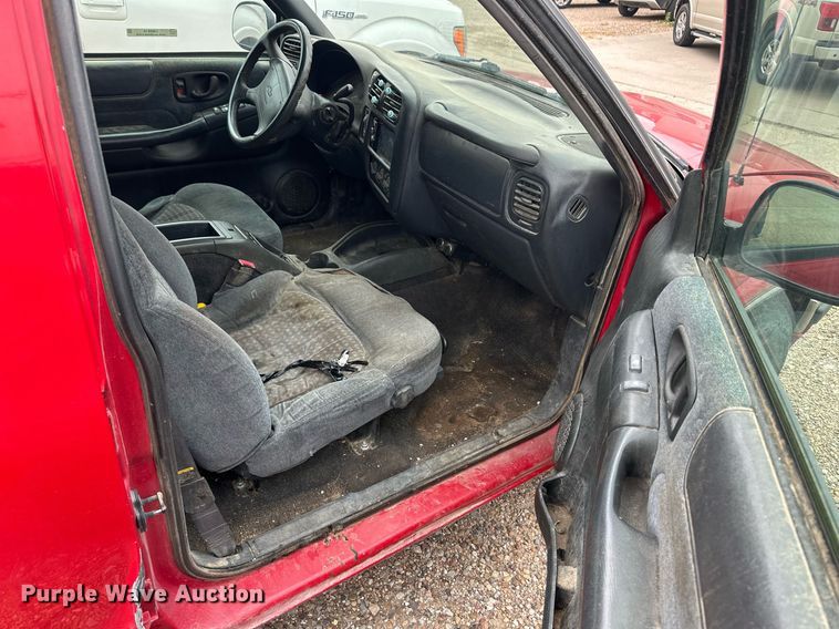 image for item OM9616 1998 Chevrolet Blazer SUV