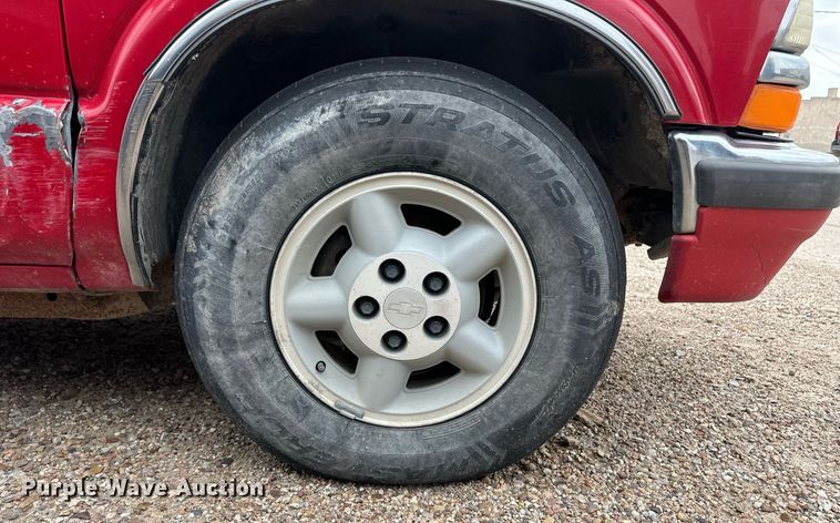 image for item OM9616 1998 Chevrolet Blazer SUV