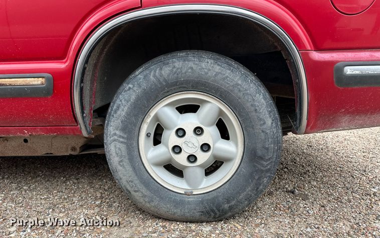 image for item OM9616 1998 Chevrolet Blazer SUV