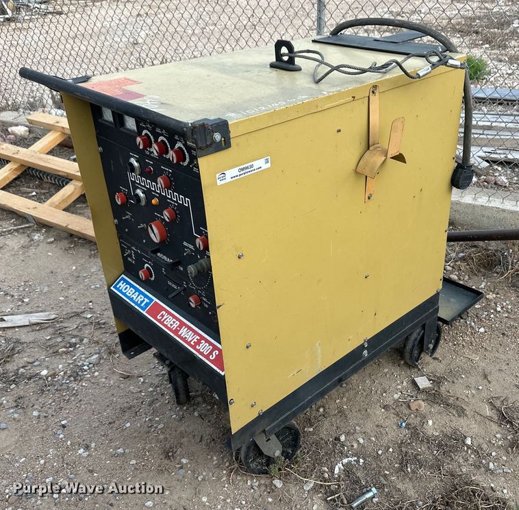 image for item OM9630 Hobart Cyber-Wave 300S welder