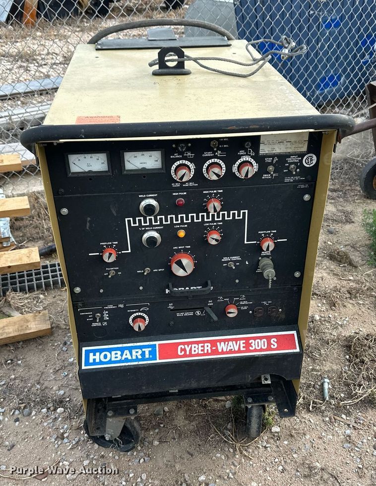 image for item OM9630 Hobart Cyber-Wave 300S welder