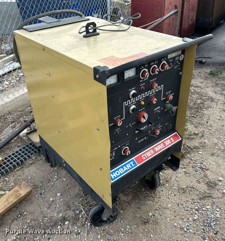 image for item OM9630 Hobart Cyber-Wave 300S welder