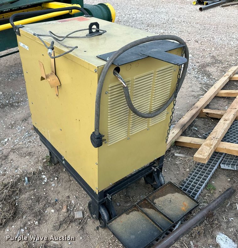 image for item OM9630 Hobart Cyber-Wave 300S welder