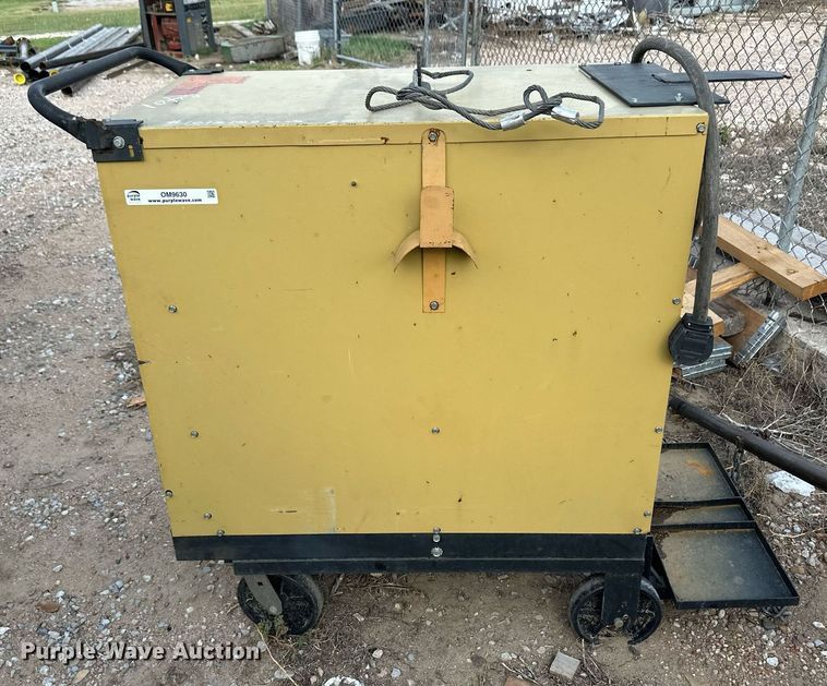 image for item OM9630 Hobart Cyber-Wave 300S welder