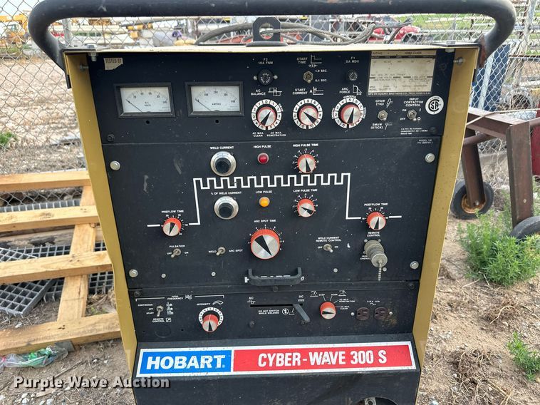 image for item OM9630 Hobart Cyber-Wave 300S welder