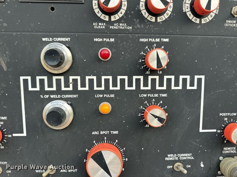 image for item OM9630 Hobart Cyber-Wave 300S welder