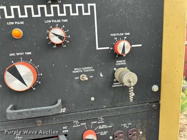 image for item OM9630 Hobart Cyber-Wave 300S welder