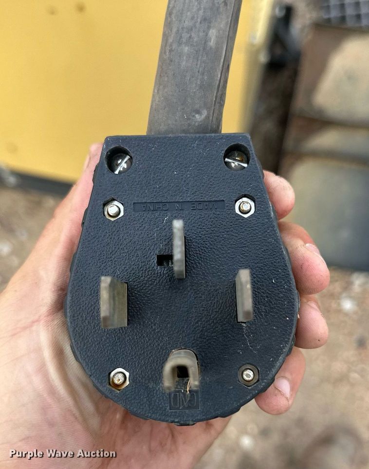 image for item OM9630 Hobart Cyber-Wave 300S welder