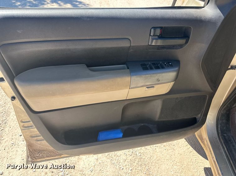 image for item OM9660 2010 Toyota Tundra Double Cab pickup truck