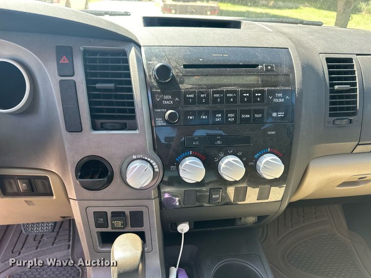 image for item OM9660 2010 Toyota Tundra Double Cab pickup truck