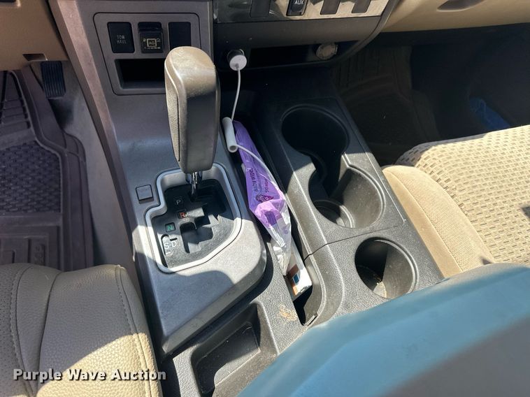 image for item OM9660 2010 Toyota Tundra Double Cab pickup truck