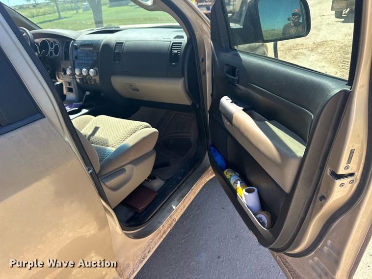 image for item OM9660 2010 Toyota Tundra Double Cab pickup truck