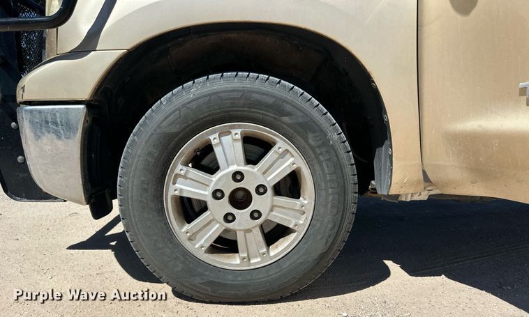 image for item OM9660 2010 Toyota Tundra Double Cab pickup truck