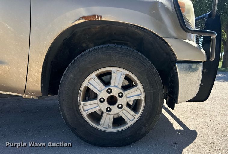 image for item OM9660 2010 Toyota Tundra Double Cab pickup truck