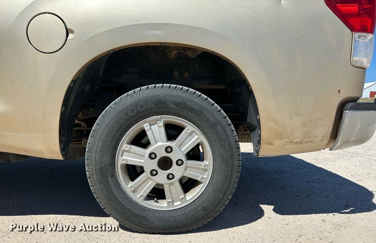 image for item OM9660 2010 Toyota Tundra Double Cab pickup truck