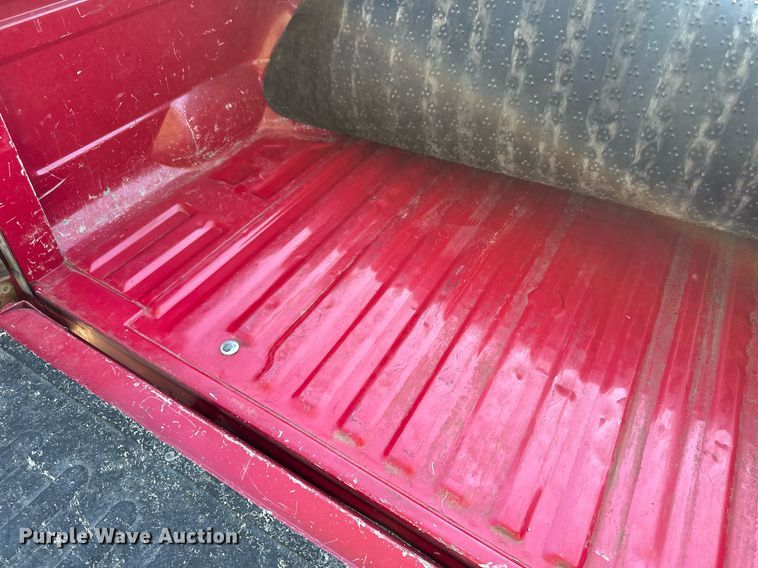 image for item OM9663 1994 Ford F150 SuperCab pickup truck