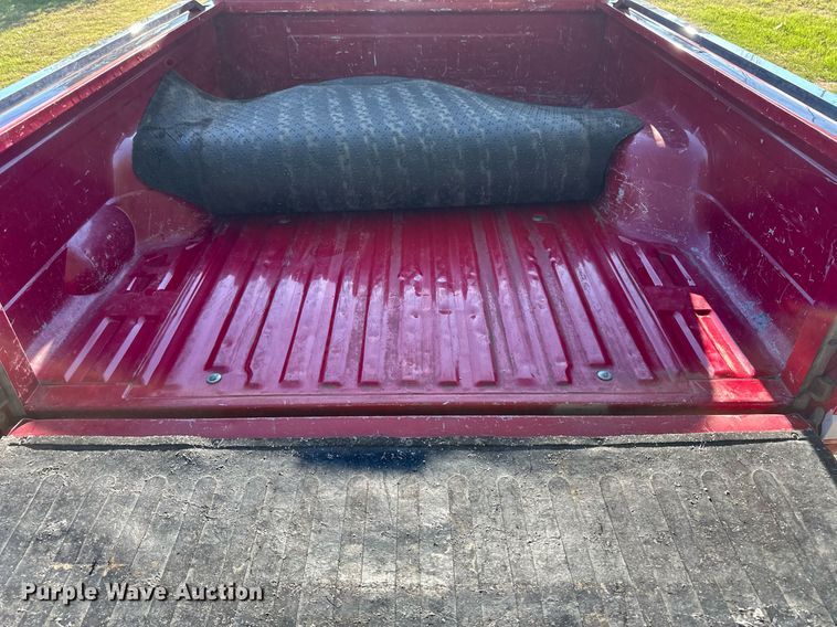 image for item OM9663 1994 Ford F150 SuperCab pickup truck