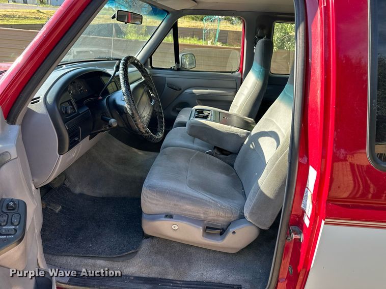 image for item OM9663 1994 Ford F150 SuperCab pickup truck