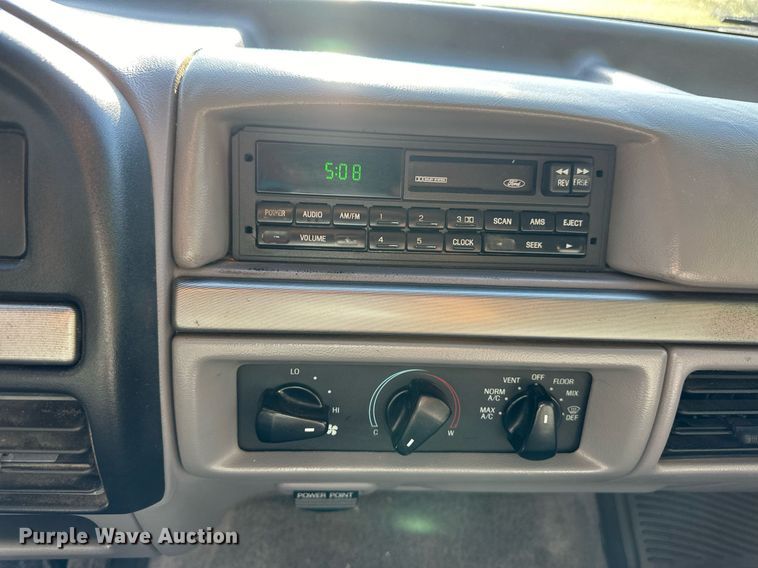 image for item OM9663 1994 Ford F150 SuperCab pickup truck