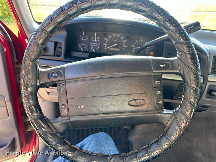 image for item OM9663 1994 Ford F150 SuperCab pickup truck