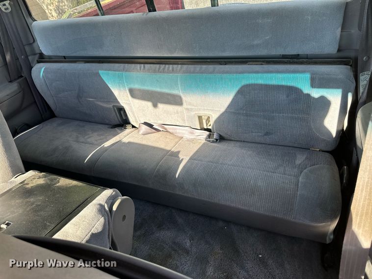 image for item OM9663 1994 Ford F150 SuperCab pickup truck