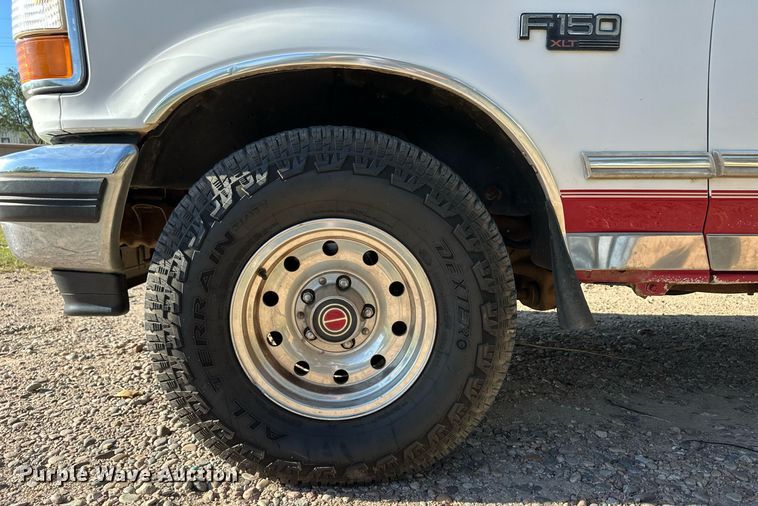 image for item OM9663 1994 Ford F150 SuperCab pickup truck