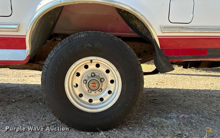 image for item OM9663 1994 Ford F150 SuperCab pickup truck
