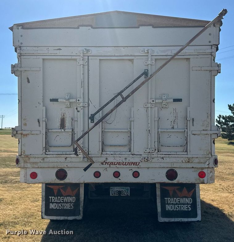 image for item OM9664 1975 Chevrolet C65 grain truck