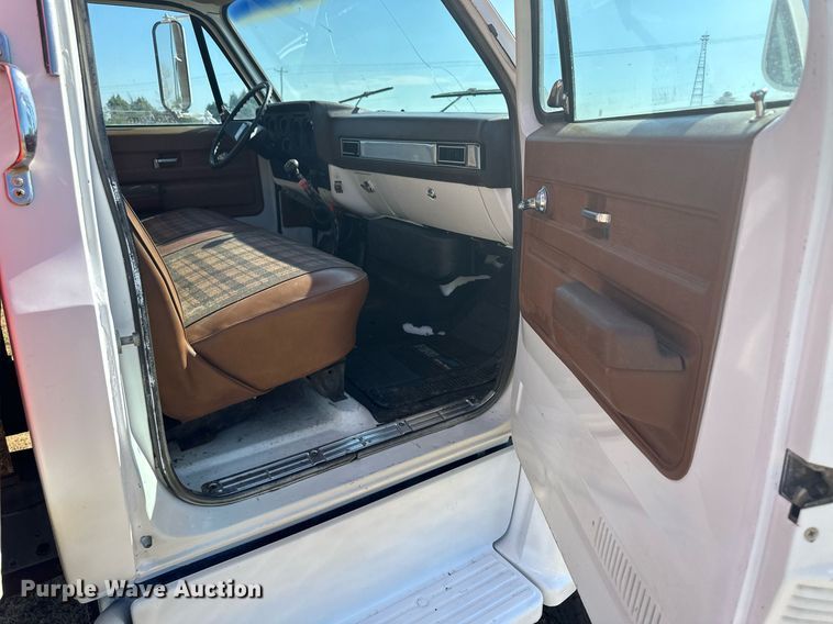 image for item OM9664 1975 Chevrolet C65 grain truck