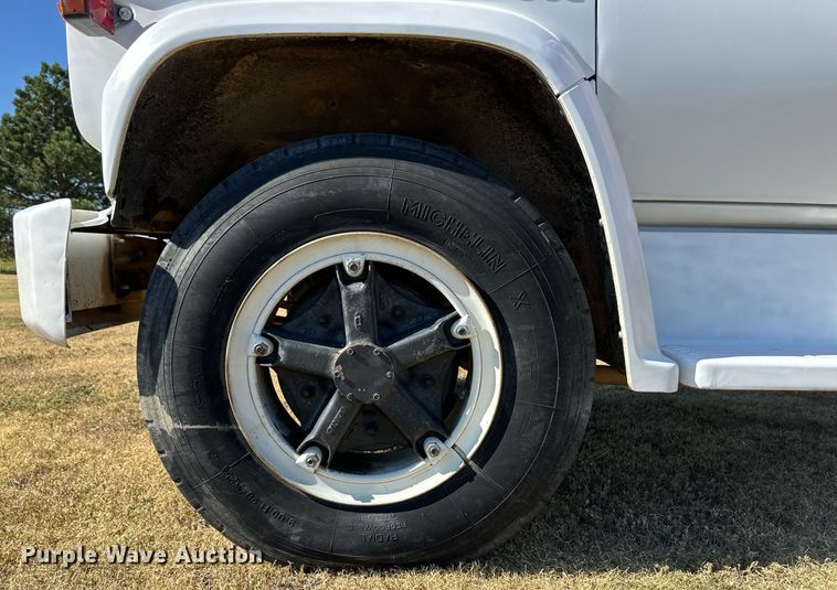 image for item OM9664 1975 Chevrolet C65 grain truck