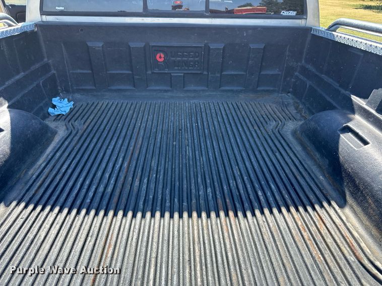 image for item OM9665 2004 Dodge Ram 2500 Quad Cab pickup truck