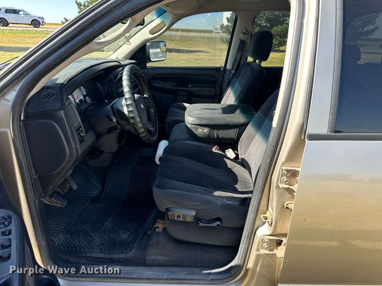image for item OM9665 2004 Dodge Ram 2500 Quad Cab pickup truck