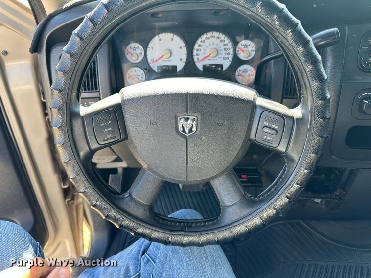 image for item OM9665 2004 Dodge Ram 2500 Quad Cab pickup truck