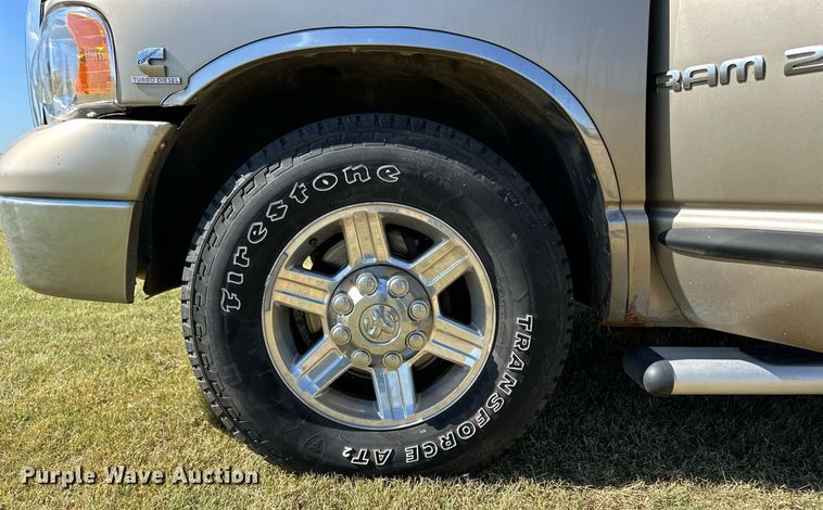 image for item OM9665 2004 Dodge Ram 2500 Quad Cab pickup truck