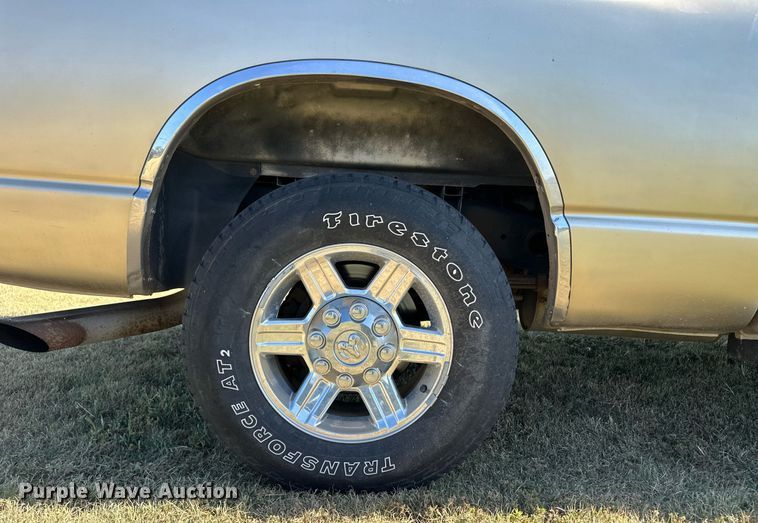 image for item OM9665 2004 Dodge Ram 2500 Quad Cab pickup truck