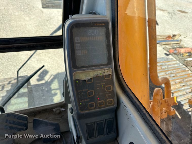 image for item DG4487 2004 Hyundai  290 excavator