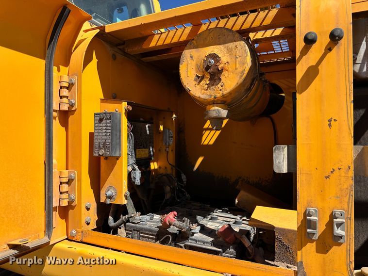 image for item DG4487 2004 Hyundai  290 excavator