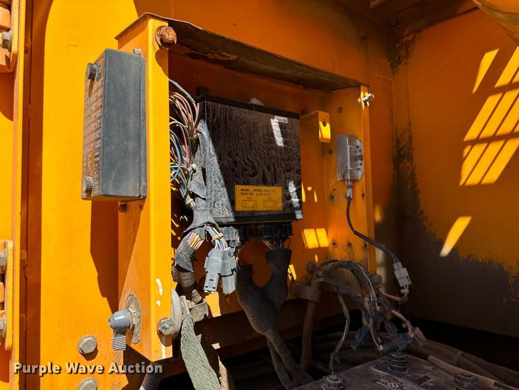 image for item DG4487 2004 Hyundai  290 excavator