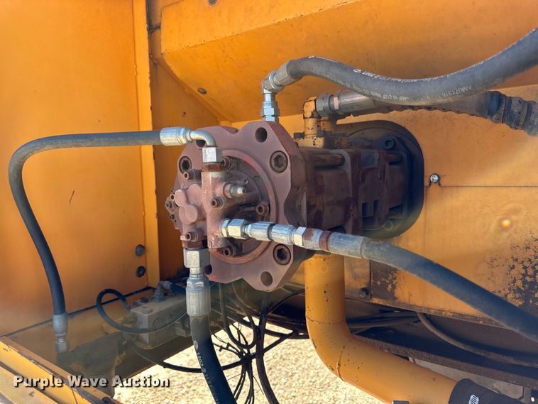 image for item DG4487 2004 Hyundai  290 excavator