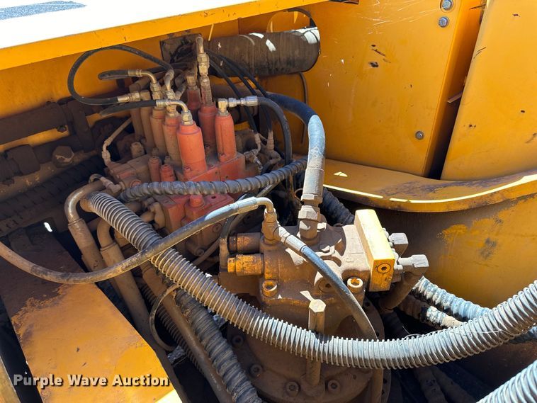 image for item DG4487 2004 Hyundai  290 excavator